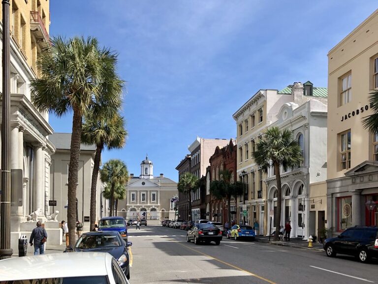 19 Best Places to Live in Charleston, SC for Retirees